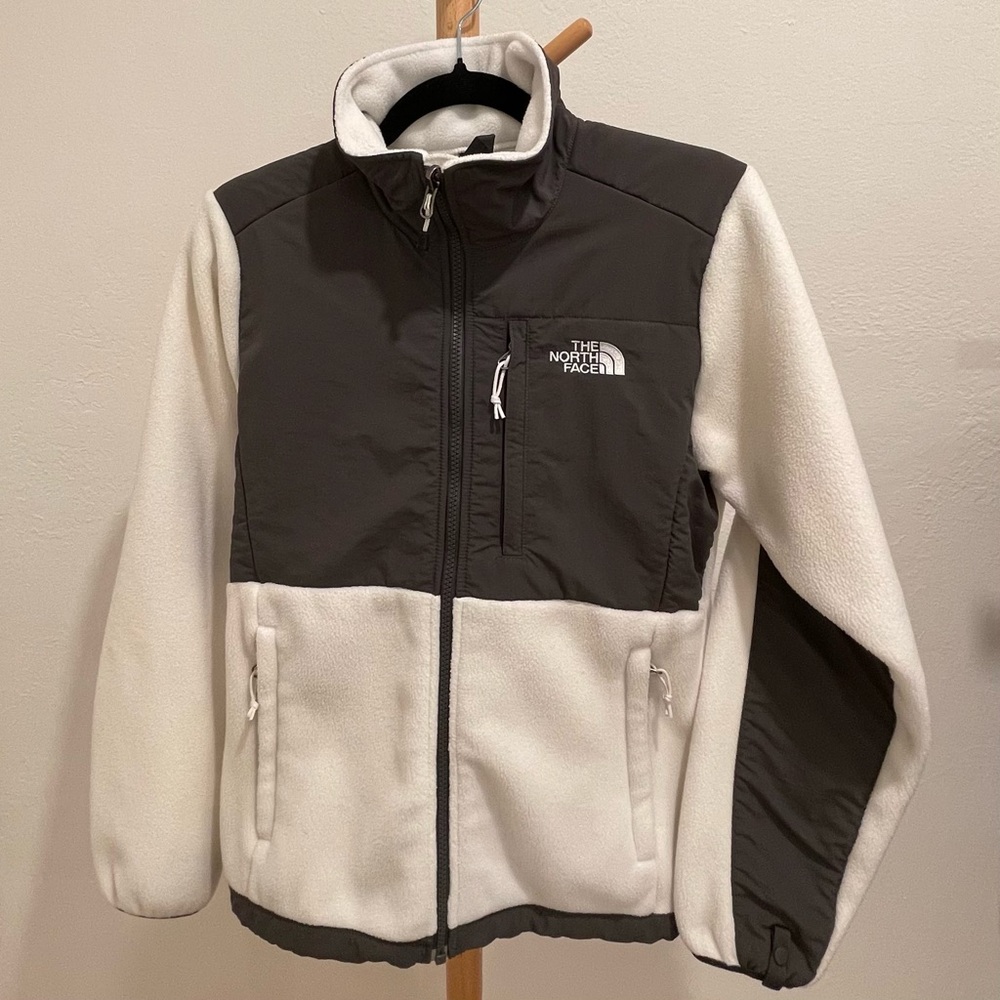 The North Face Women’s Denali Two-Tone Off White Gray Fleece Jacket